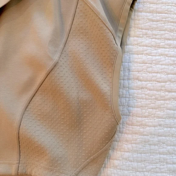 Lululemon Beige Zip Crop Vest - Picture 5 of 7